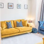 Feriehus Hazelgrove, Ratcliffe Place, *
