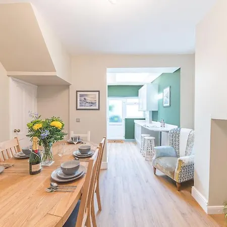 Semesterbostad Hazelgrove, Ratcliffe Place,