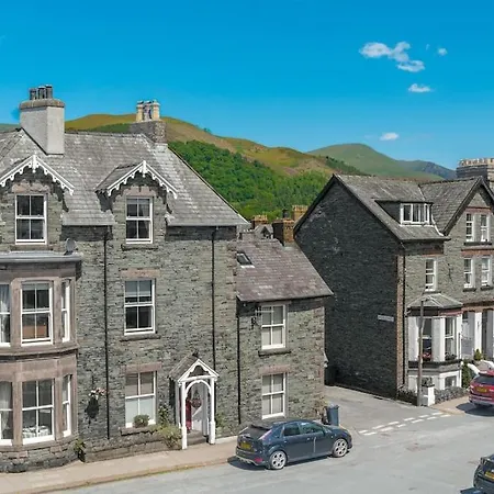 Nyaraló Hazelgrove, Ratcliffe Place, *