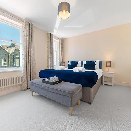 Nyaraló Hazelgrove, Ratcliffe Place, *